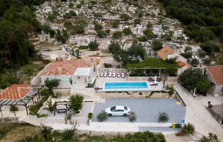 Location Maison à Orebic 14 personnes