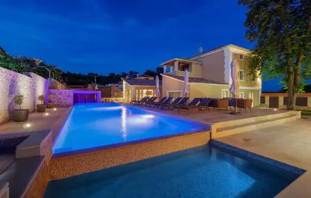 Location Maison à Visnjan 12 personnes