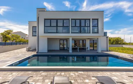 Location Maison à Nin 10 personnes