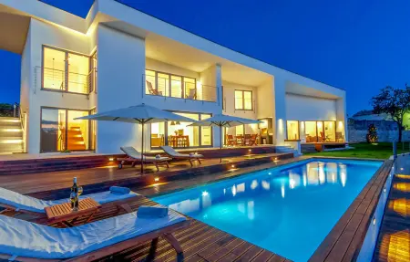 Location Maison à Bokordici 9 personnes