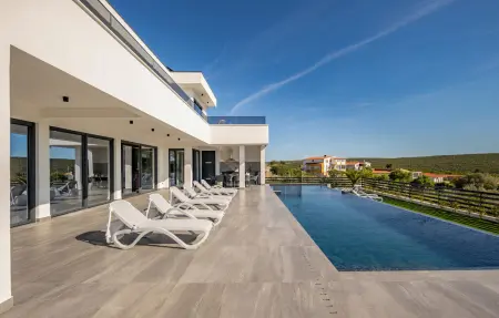 Location Maison à Sukosan 12 personnes