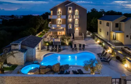 Location Maison à Zaton 16 personnes