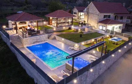 Location Maison à Sinj 8 personnes