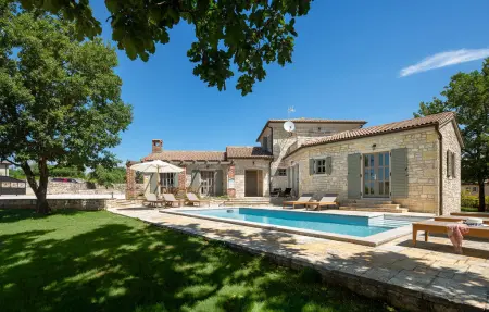 Location Maison à Sv. Lovrec 9 personnes