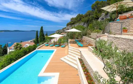 Location Maison à Hvar 14 personnes