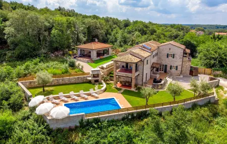 Location Maison à Brcici 11 personnes