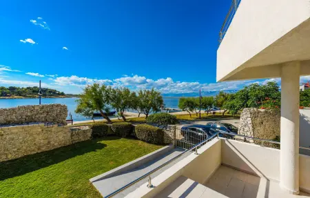 Location Maison à Nin 8 personnes