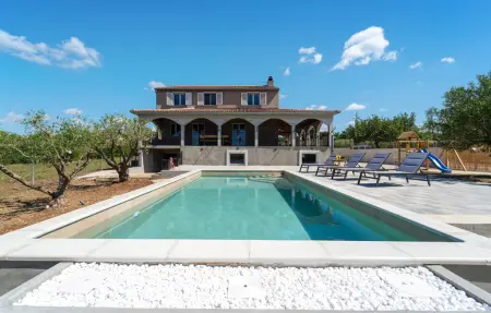 Location Maison à Benkovac 8 personnes