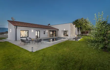 Location Maison à Krsan 8 personnes