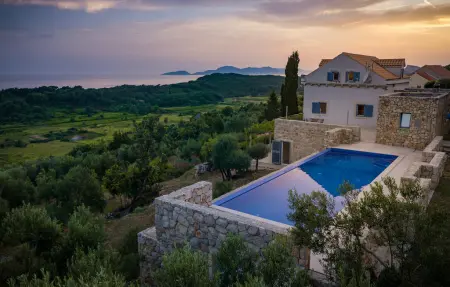 Location Maison à Sudurad, Sipanska Luk 10 personnes