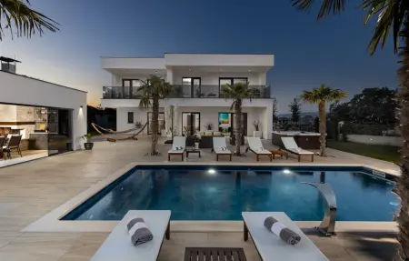 Location Maison à Brisevo 13 personnes