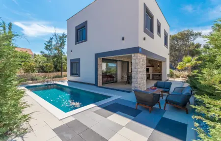 Location Maison à Pasman 7 personnes