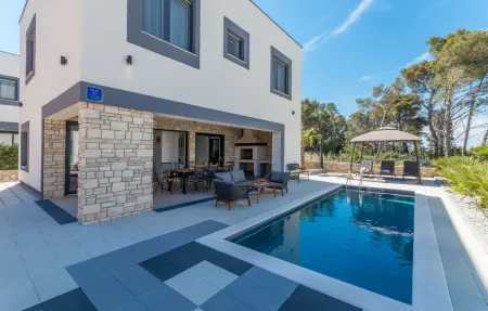 Location Maison à Pasman 7 personnes