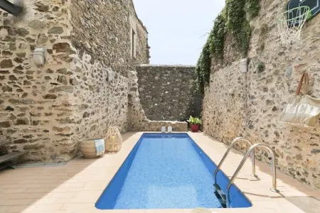 Location Maison à Garriguella 8 personnes