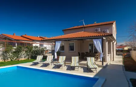 Location Maison à Pula 8 personnes