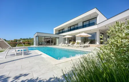 Location Maison à Tinjan 8 personnes