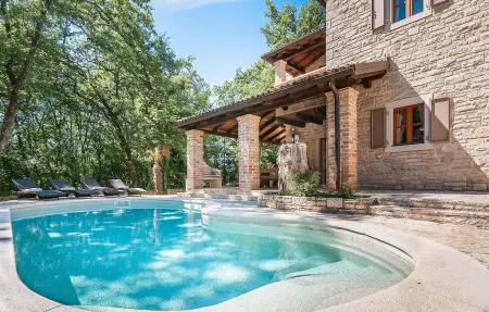 Location Maison à Tinjan 6 personnes