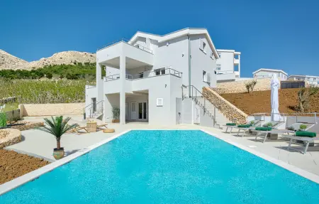 Location Maison à Metajna 10 personnes