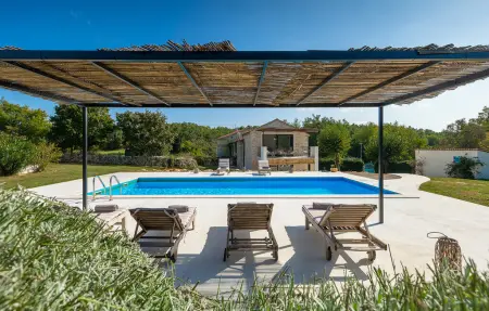 Location Maison à Tinjan 6 personnes