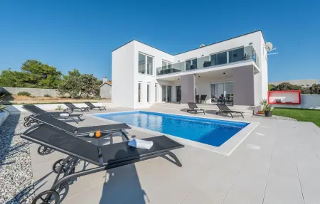 Location Maison à vrsi 8 personnes