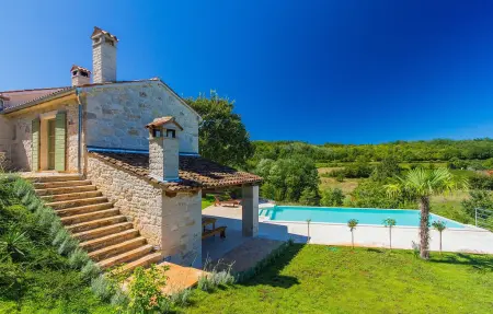 Location Maison à Rakotule 8 personnes