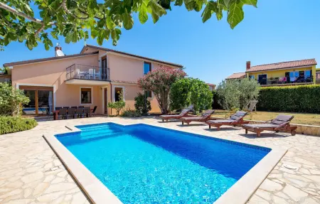 Location Maison à Medulin 12 personnes