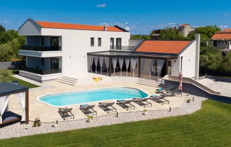 Location Maison à Pula 9 personnes