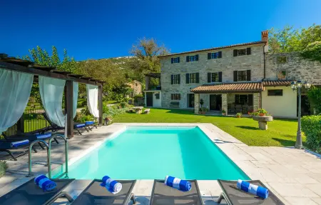 Location Maison à Buzet 8 personnes