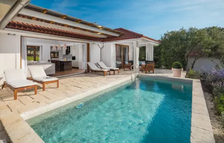 Location Maison à Bale 5 personnes