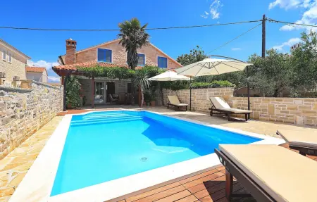 Location Maison à Sutomiscica 6 personnes