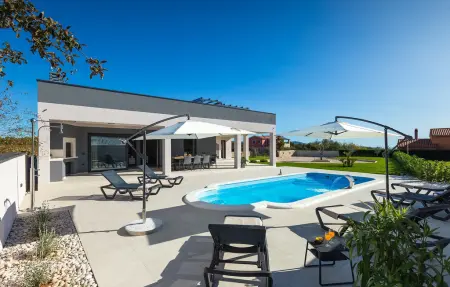 Location Maison à Barban 8 personnes