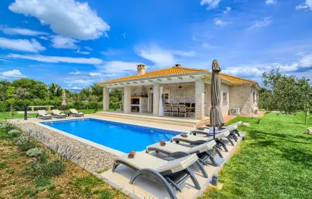 Location Maison à Drnis 8 personnes