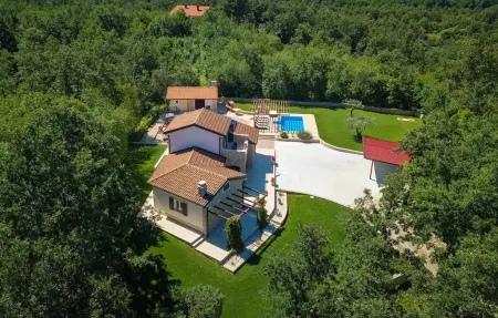 Location Maison à Pazin 10 personnes