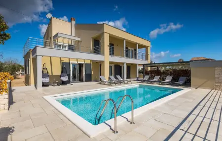 Location Maison à Pula 8 personnes