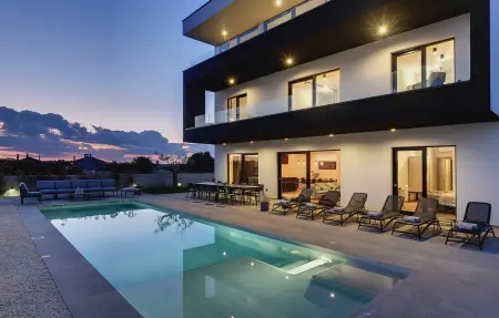 Location Maison à Pula 14 personnes