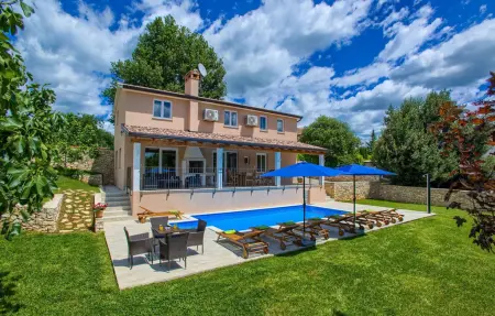 Location Maison à Sveti Petar u Sumi 10 personnes