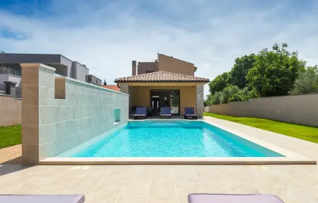 Location Maison à Liznjan 8 personnes