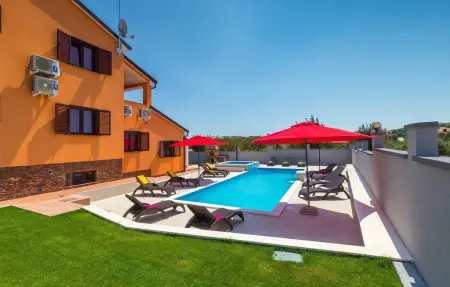 Location Maison à Pula 14 personnes