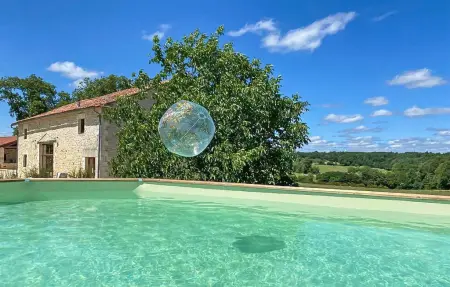 Location Maison à Lussas et Nontronneau 8 personnes