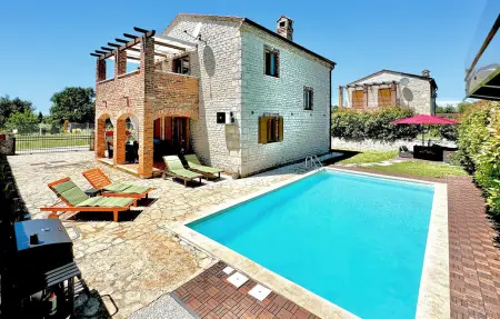 Location Maison à Cabrunici 7 personnes