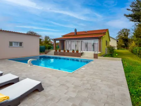 Location Maison à Trilj 8 personnes