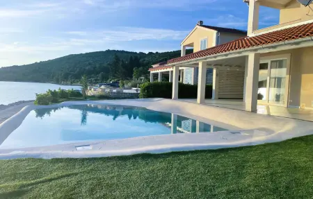 Location Maison à Veli rat 5 personnes