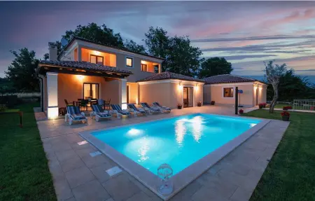 Location Maison à Svetvincenat 8 personnes