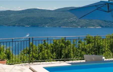 Location Maison à Krsan 8 personnes