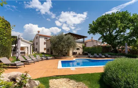 Location Maison à Vizinada 14 personnes