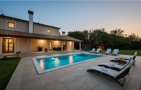 Location Maison à Krsan 8 personnes