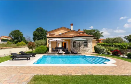 Location Maison à Buje 8 personnes