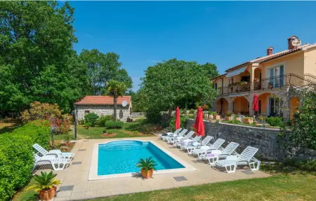 Location Maison à Nedescina 10 personnes