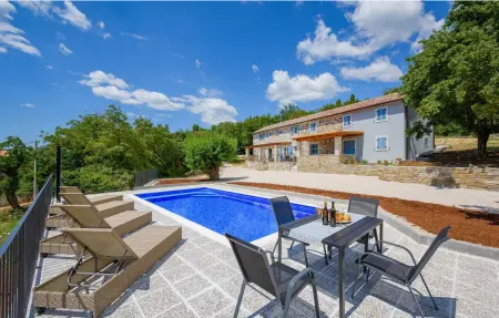 Location Maison à Oprtalj 4 personnes