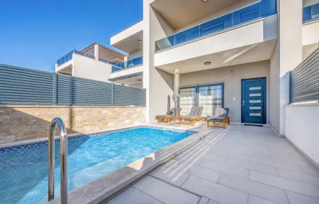 Location Maison à Srima 7 personnes